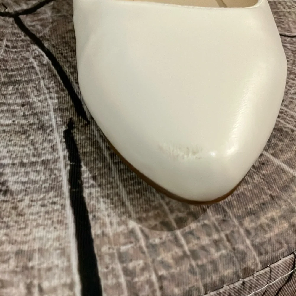 EUC Nine West White Ballet Flats with Pointed Toe - Picture 8 of 9